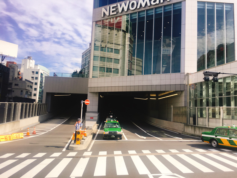 Shinjuku busterminal 24 バス入り口