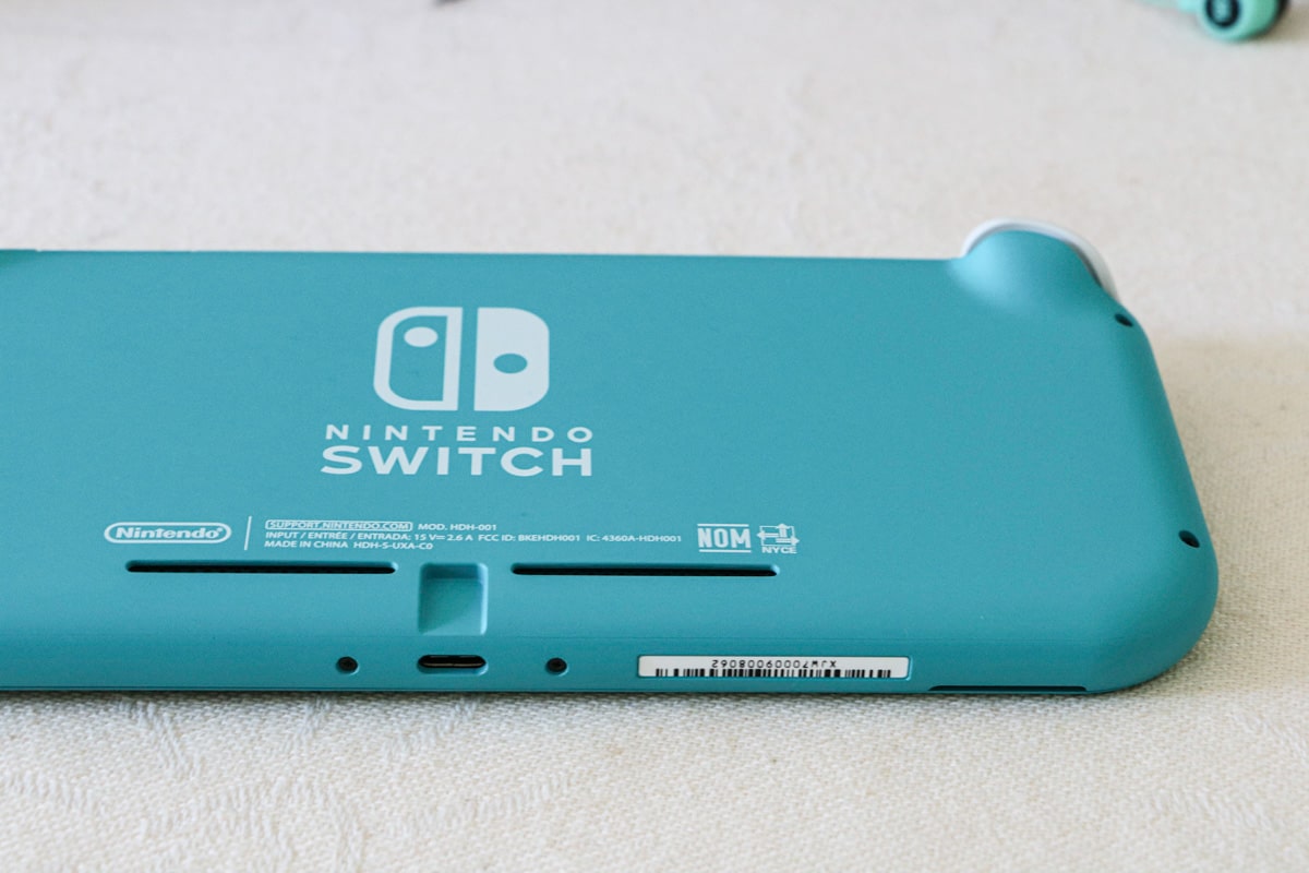 Switch lite 3SwitchLite背面